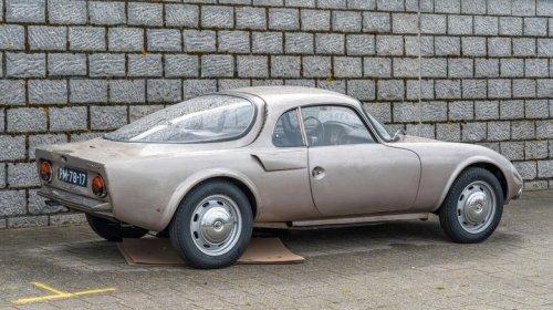 This astronaut drove the first mid-engined car, then the sports car world followed