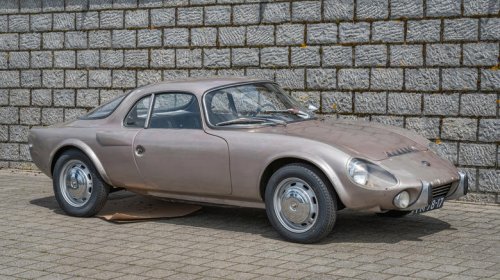 This astronaut drove the first mid-engined car, then the sports car world followed