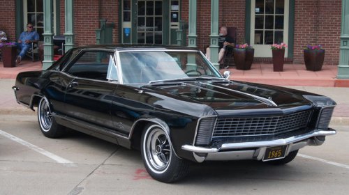 5 muscle cars from the '60s that look even cooler today