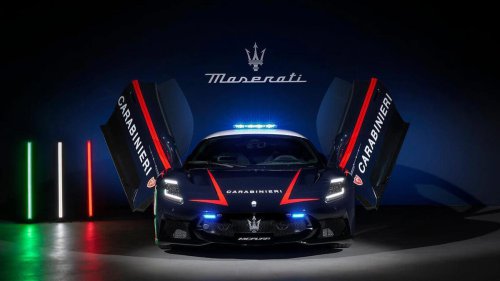 El Maserati de más de 600 CV que usa la policía italiana para transportar medicinas