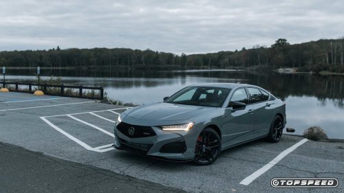 The Japanese luxury sedan more sporty than a BMW 5 Series