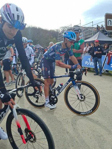 Landa se retira y expulsan al chófer del coche médico implicado en su caída