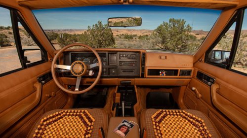 Jeep, Jeep lightly restomods an XJ Cherokee to be nicer instead of wilder