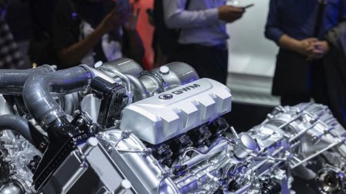 Aston Martin, GWM se inspira en la receta del Aston Martin Valhalla y prepara un supercoche PHEV con motor V8 de 1.000 CV que llegará muy pronto