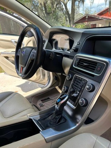 2015 Volvo V60