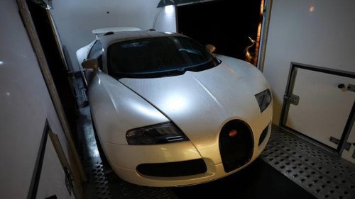El milagro de los 5 €: un famoso YouTuber se ahorra 350.000 € reparando su Bugatti Veyron embargado con un simple cambio