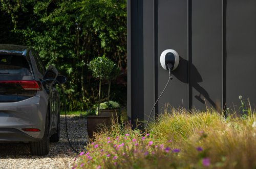 Cómo cargar tu coche eléctrico desde casa, además de las ventajas