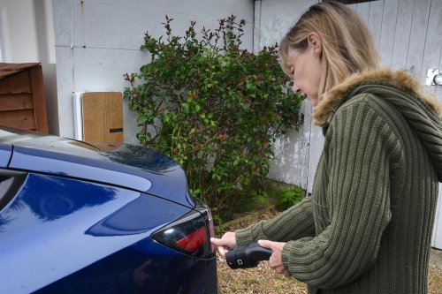 Cómo cargar tu coche eléctrico desde casa, además de las ventajas