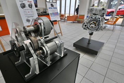 ファン待望?3年ぶりの日本復帰を果たしたホンダ「CR-V」に乗る!