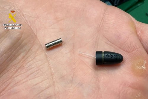 La DGT descubre un fraude inédito: este aspirante usaba un artefacto nunca visto en un examen de conducir