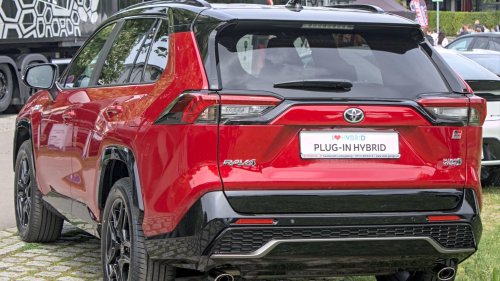 10 reasons a RAV4 is still a smart choice &amp; 10 reasons you should forget about it