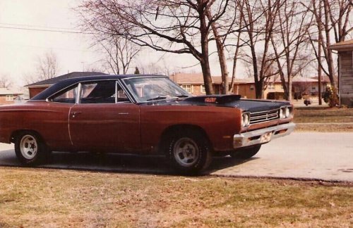 17 light ’em up photos of vintage muscle cars