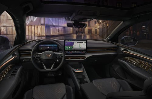 Nos subimos al Cupra Raval: descubrimos por completo el eléctrico español de 26.000 euros