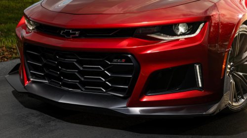 Chevrolet | Chevrolet Camaro | GM | El Chevrolet Camaro volverá en 2027 con toda la artillería de GM: motor V8 y compañía para una nueva ofensiva