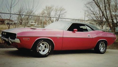 17 light ’em up photos of vintage muscle cars