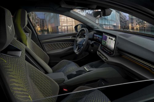 Cupra | Nuevo Cupra Raval: así es el urbano eléctrico que lleva el carácter deportivo y macarra de la marca al corazón de la ciudad