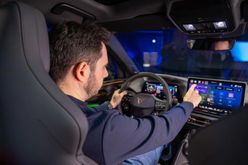 Nos subimos al Cupra Raval: descubrimos por completo el eléctrico español de 26.000 euros