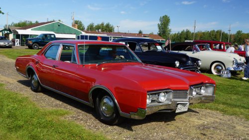 1967 Buick LeSabre and 1967 Oldsmobile Delta 88 delivered comfort but only one aged well