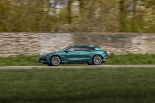 Denza irrumpe en Europa: así son sus nuevos eléctricos premium que desafían a Tesla y Mercedes