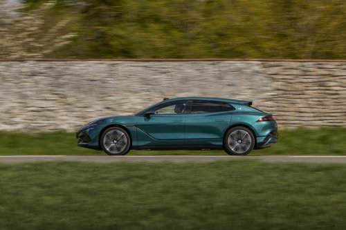 Denza irrumpe en Europa: así son sus nuevos eléctricos premium que desafían a Tesla y Mercedes