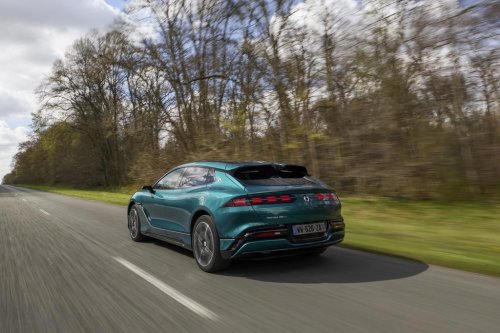 Denza irrumpe en Europa: así son sus nuevos eléctricos premium que desafían a Tesla y Mercedes