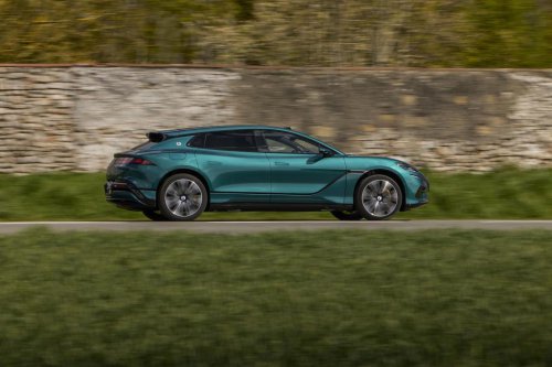 Denza irrumpe en Europa: así son sus nuevos eléctricos premium que desafían a Tesla y Mercedes