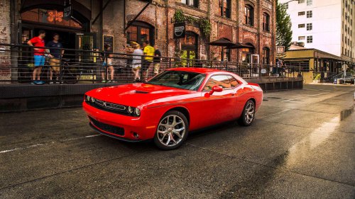 Dodge's V6-powered Challenger SXT could be the bargain muscle car you're looking for