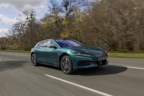 Denza irrumpe en Europa: así son sus nuevos eléctricos premium que desafían a Tesla y Mercedes