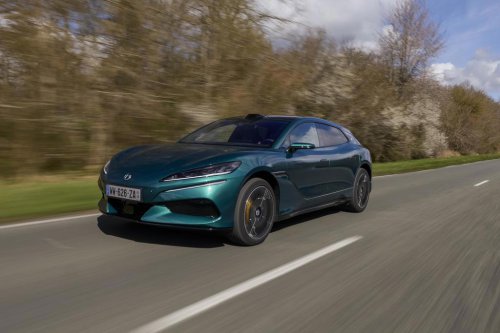 Denza irrumpe en Europa: así son sus nuevos eléctricos premium que desafían a Tesla y Mercedes