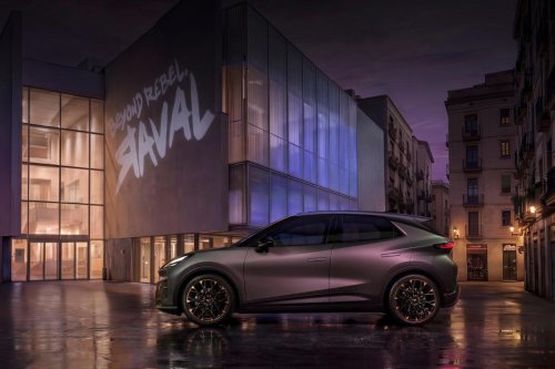 Nos subimos al Cupra Raval: descubrimos por completo el eléctrico español de 26.000 euros