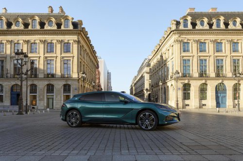 Denza irrumpe en Europa: así son sus nuevos eléctricos premium que desafían a Tesla y Mercedes