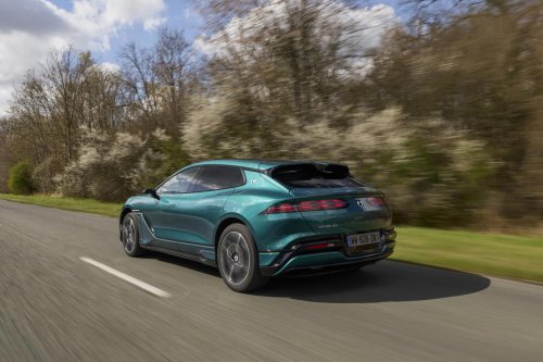 Denza irrumpe en Europa: así son sus nuevos eléctricos premium que desafían a Tesla y Mercedes