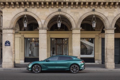 Denza irrumpe en Europa: así son sus nuevos eléctricos premium que desafían a Tesla y Mercedes