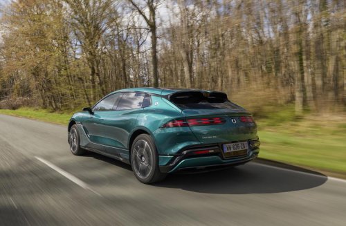 Denza irrumpe en Europa: así son sus nuevos eléctricos premium que desafían a Tesla y Mercedes