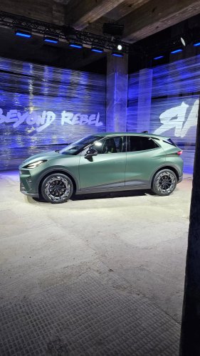 Nos subimos al Cupra Raval: descubrimos por completo el eléctrico español de 26.000 euros