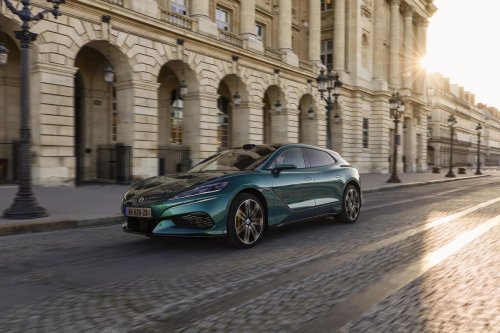 Tesla, Mercedes, Denza irrumpe en Europa: así son sus nuevos eléctricos premium que desafían a Tesla y Mercedes