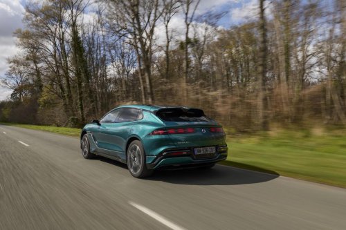 Denza irrumpe en Europa: así son sus nuevos eléctricos premium que desafían a Tesla y Mercedes