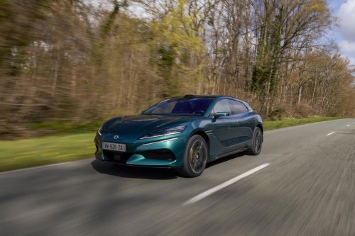 Denza irrumpe en Europa: así son sus nuevos eléctricos premium que desafían a Tesla y Mercedes