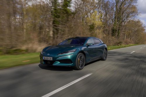 Denza irrumpe en Europa: así son sus nuevos eléctricos premium que desafían a Tesla y Mercedes