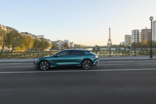 Denza irrumpe en Europa: así son sus nuevos eléctricos premium que desafían a Tesla y Mercedes