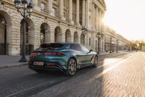 Denza irrumpe en Europa: así son sus nuevos eléctricos premium que desafían a Tesla y Mercedes