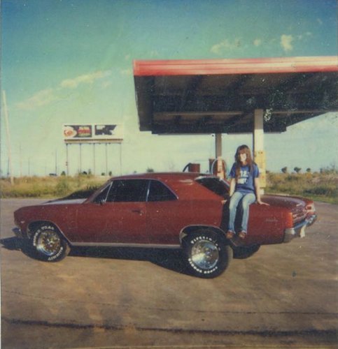 20 vintage muscle cars lighting 'em up like they used to