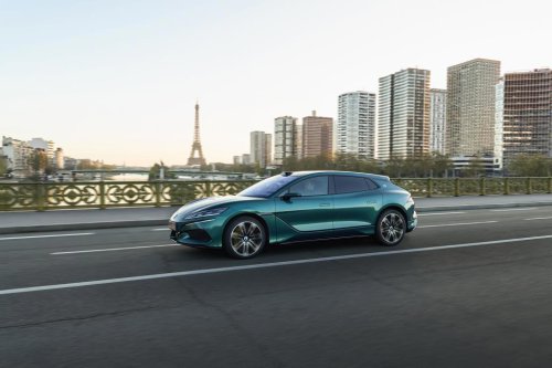 Denza irrumpe en Europa: así son sus nuevos eléctricos premium que desafían a Tesla y Mercedes