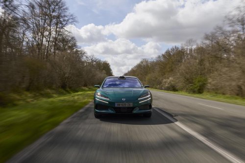 Denza irrumpe en Europa: así son sus nuevos eléctricos premium que desafían a Tesla y Mercedes