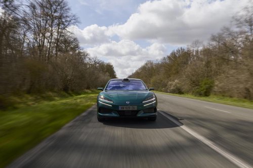 Denza irrumpe en Europa: así son sus nuevos eléctricos premium que desafían a Tesla y Mercedes