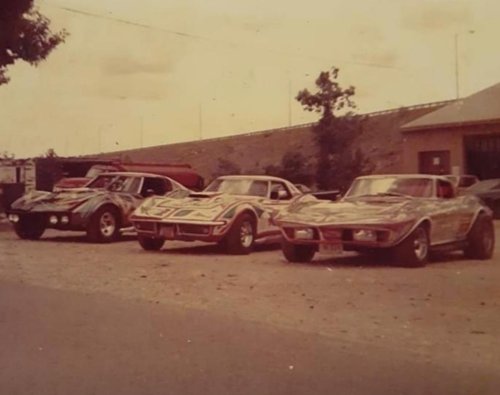 20 vintage muscle cars lighting 'em up like they used to