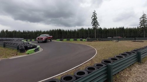 The difference between 4-low and 4-high when off-roading on rough terrain