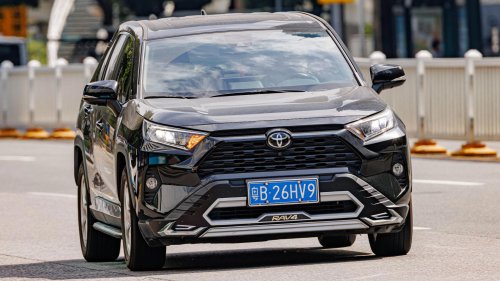 10 reasons a RAV4 is still a smart choice &amp; 10 reasons you should forget about it