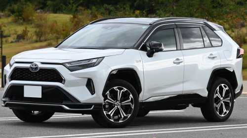 10 reasons a RAV4 is still a smart choice &amp; 10 reasons you should forget about it