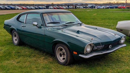 1971 AMC Hornet vs 1971 Ford Maverick: one earned more trust from buyers